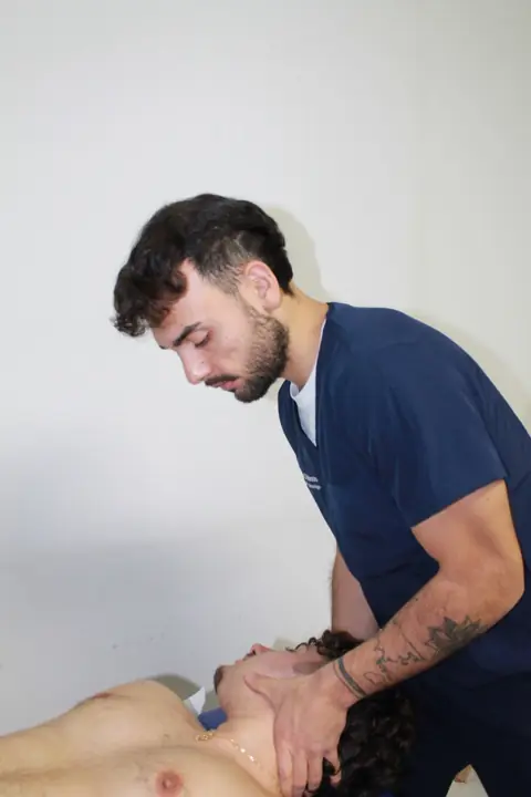 Trattamento manuale della zona cervicale